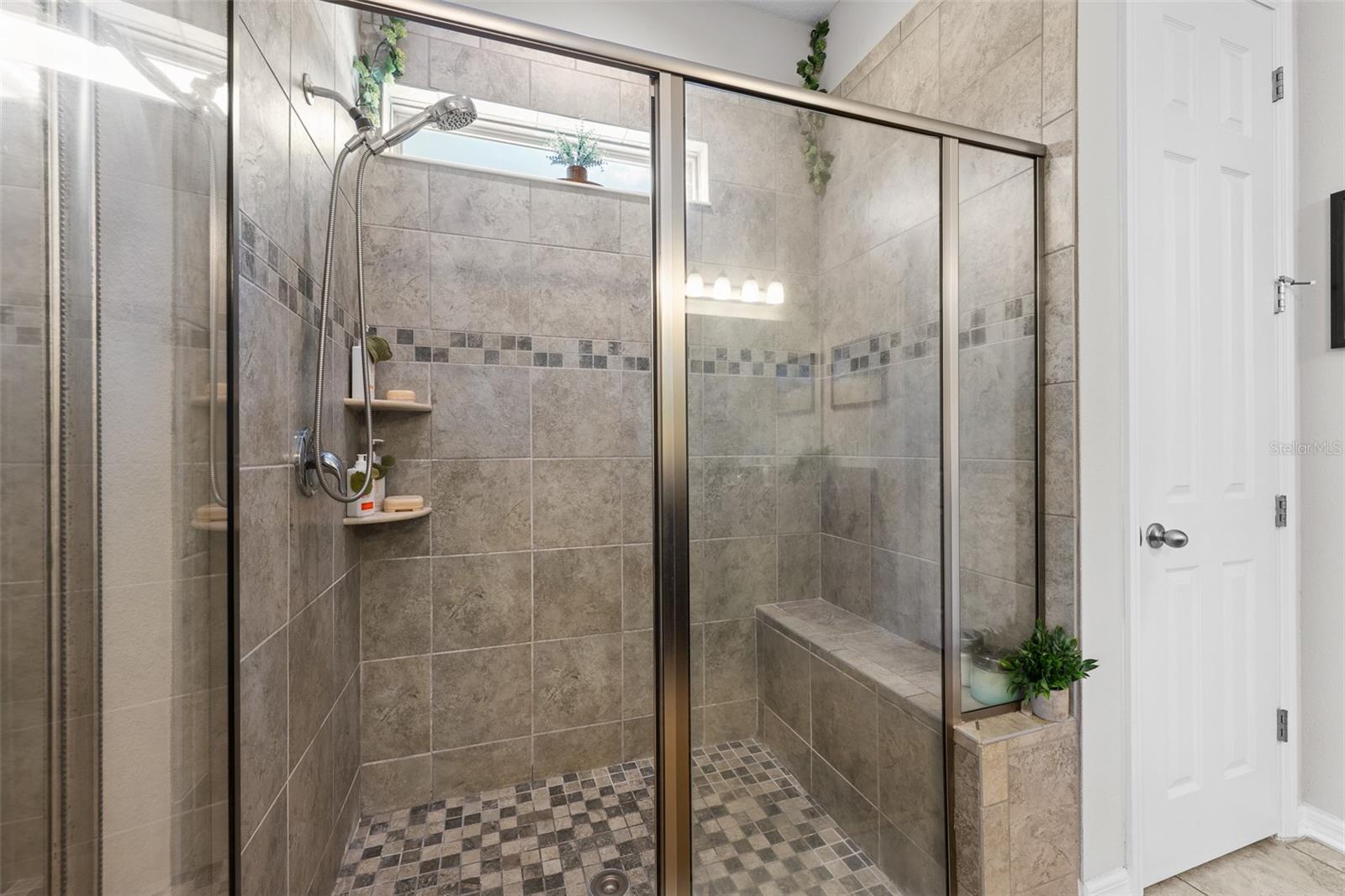 4501 ROLLING GREEN DR — photo 15