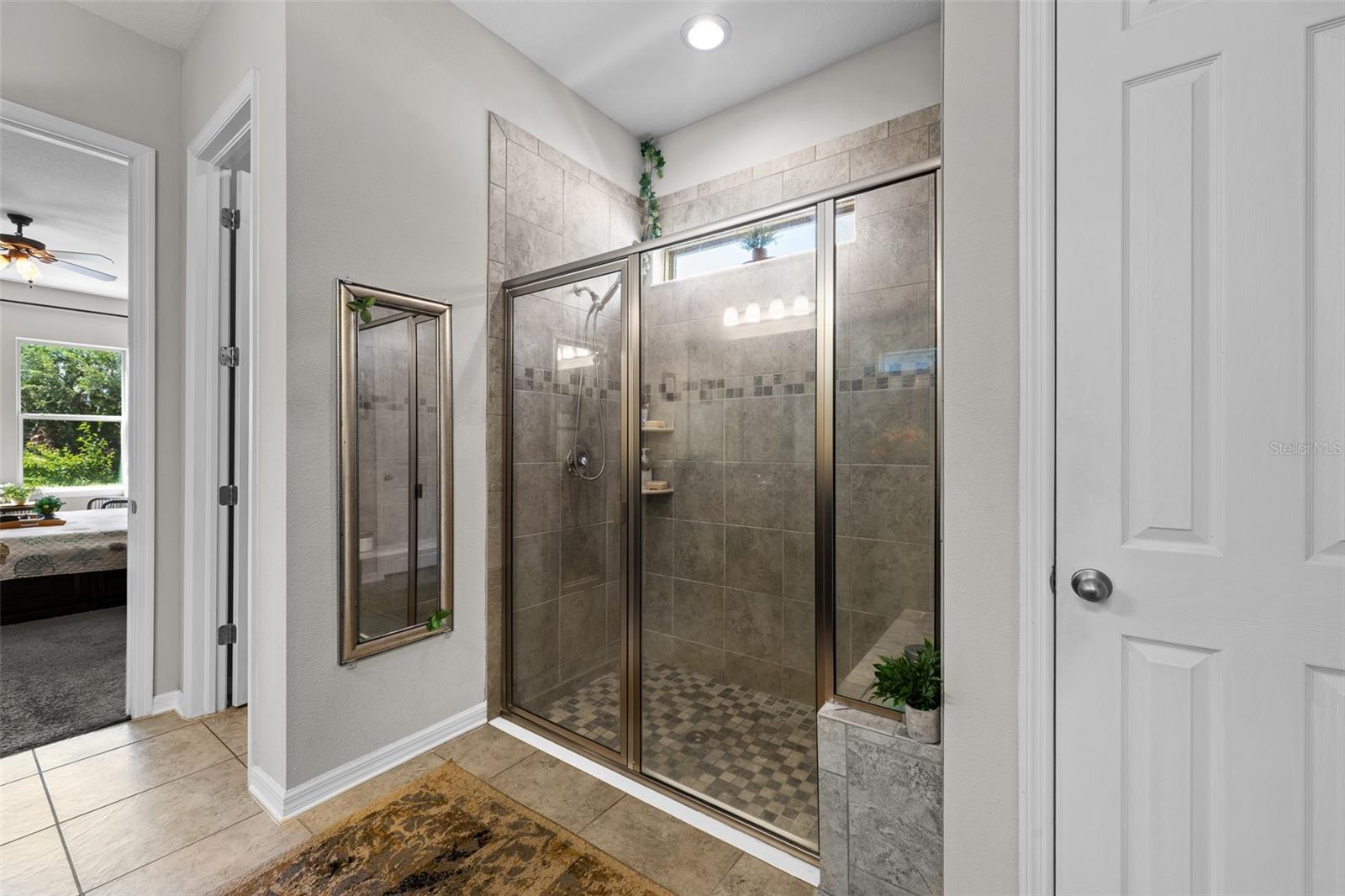 4501 ROLLING GREEN DR — photo 18