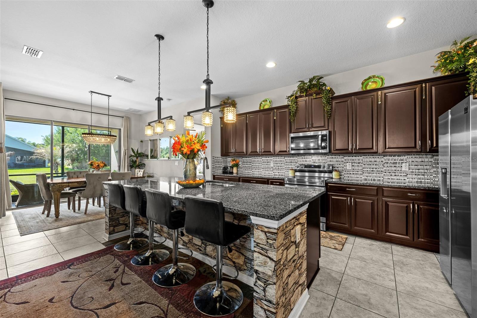 4501 ROLLING GREEN DR — photo 11