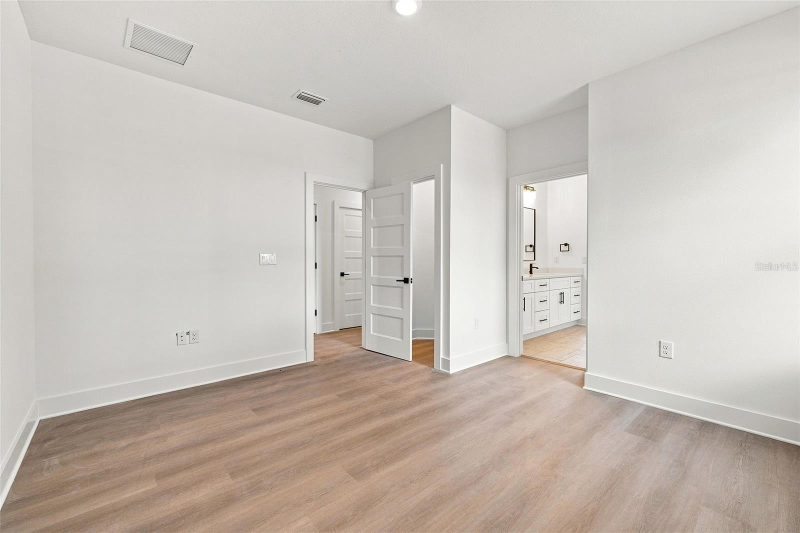 2508 W GRAY ST #1 — photo 29