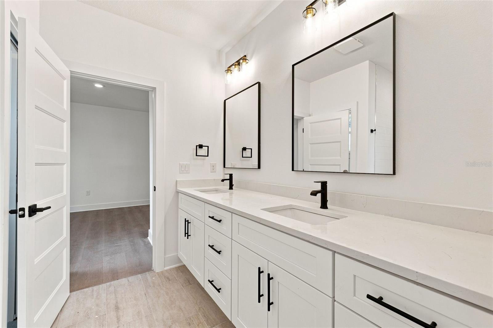 2508 W GRAY ST #2 — photo 27
