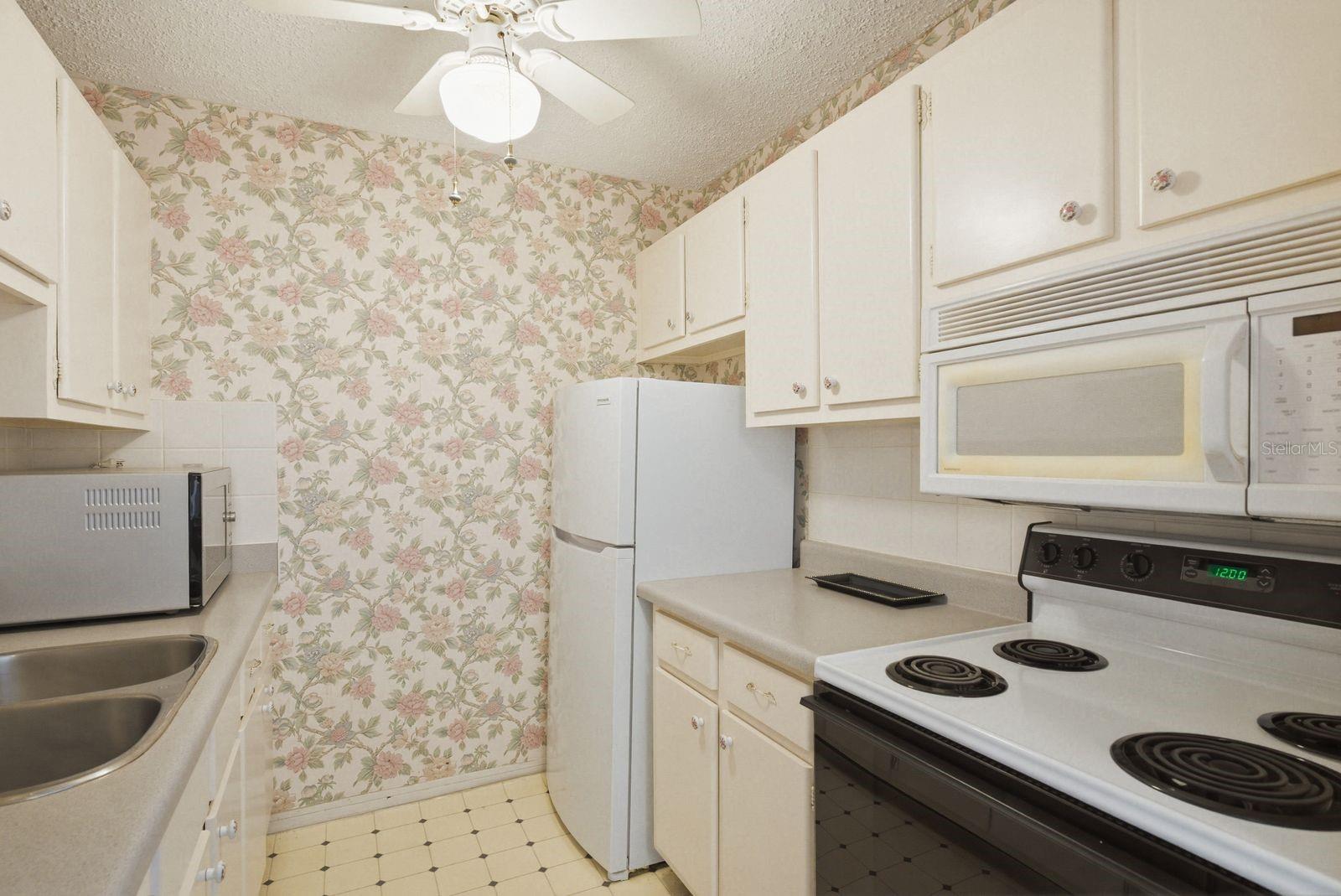 8220 112TH ST #208 — photo 9