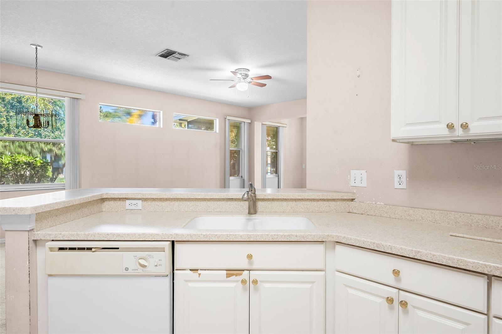 1204 HUNTINGTON GREENS DR #1204 — photo 15