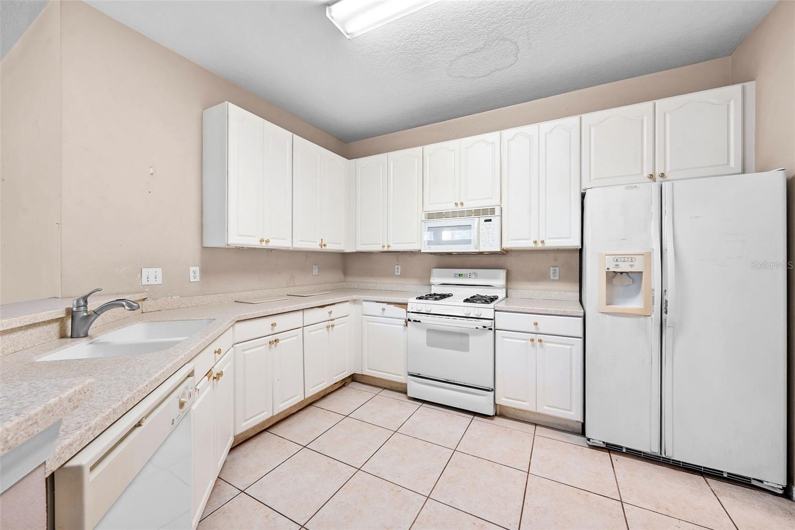 1204 HUNTINGTON GREENS DR #1204 — photo 13
