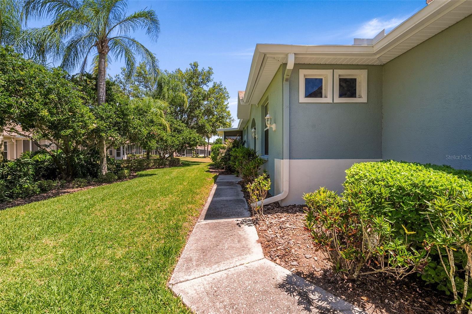 1204 HUNTINGTON GREENS DR #1204 — photo 4