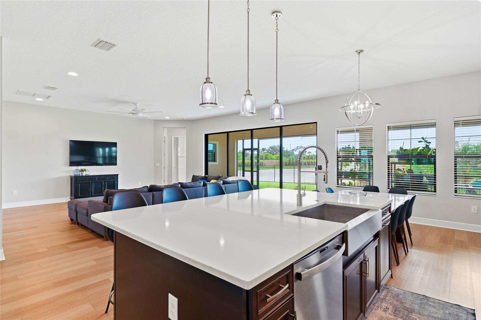 8207 RUSHTON PL — photo 11