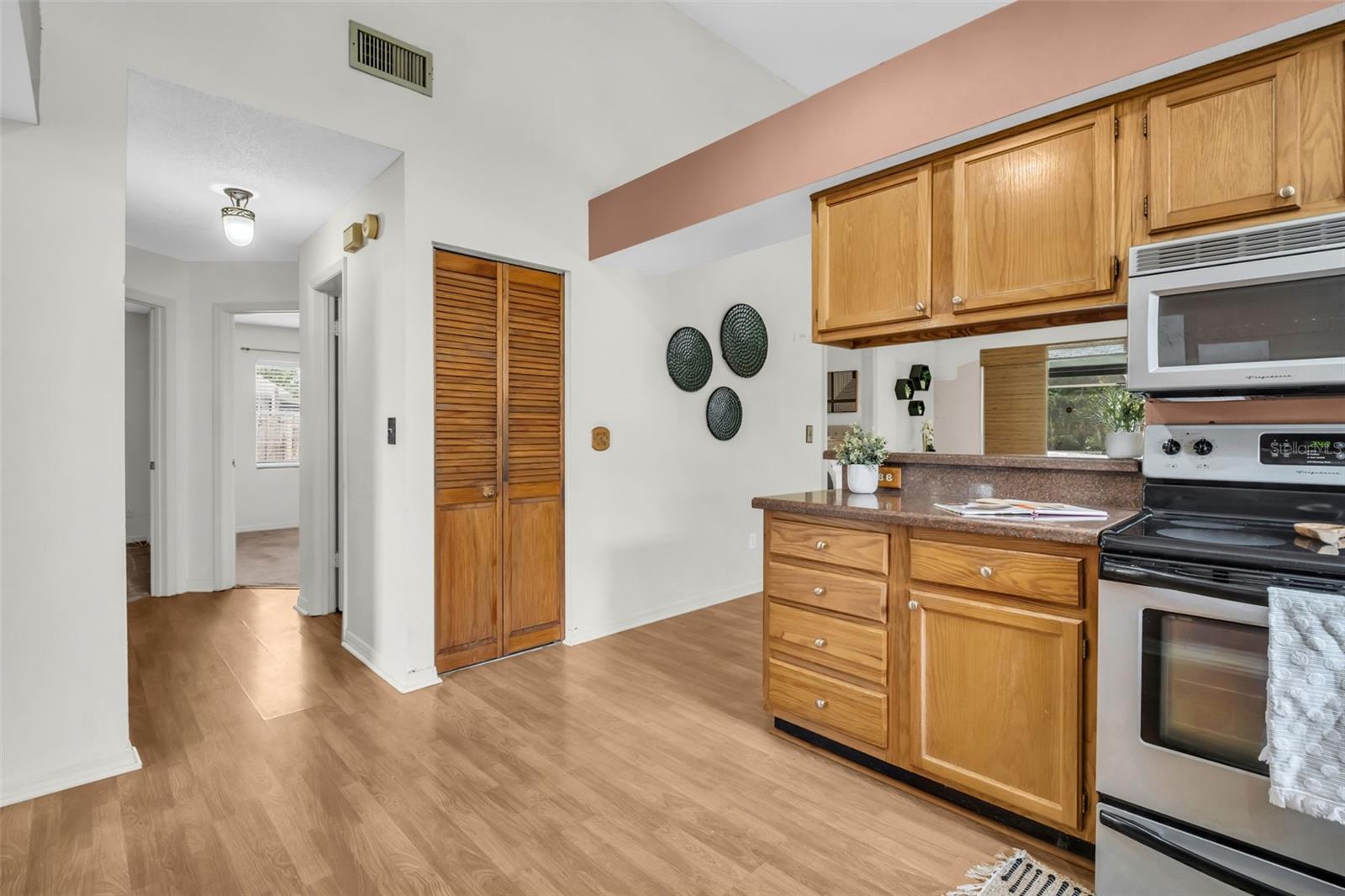 5341 SOUTHWICK DR — photo 11