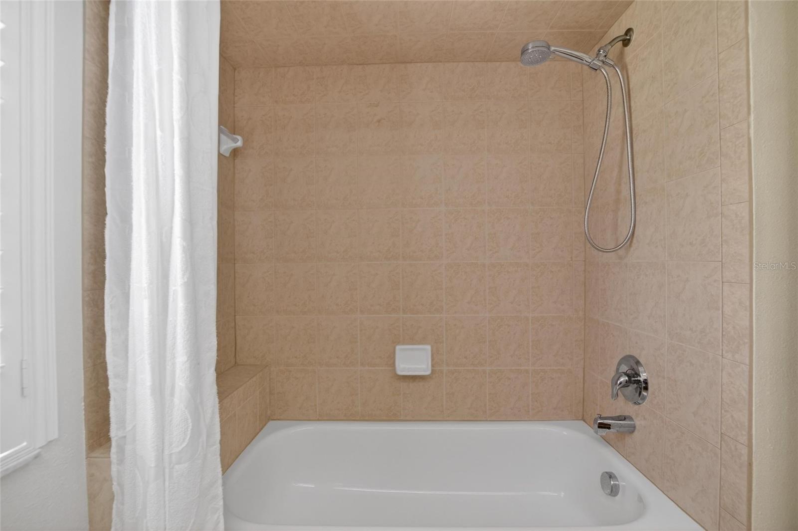 21234 TANGOR RD — photo 37
