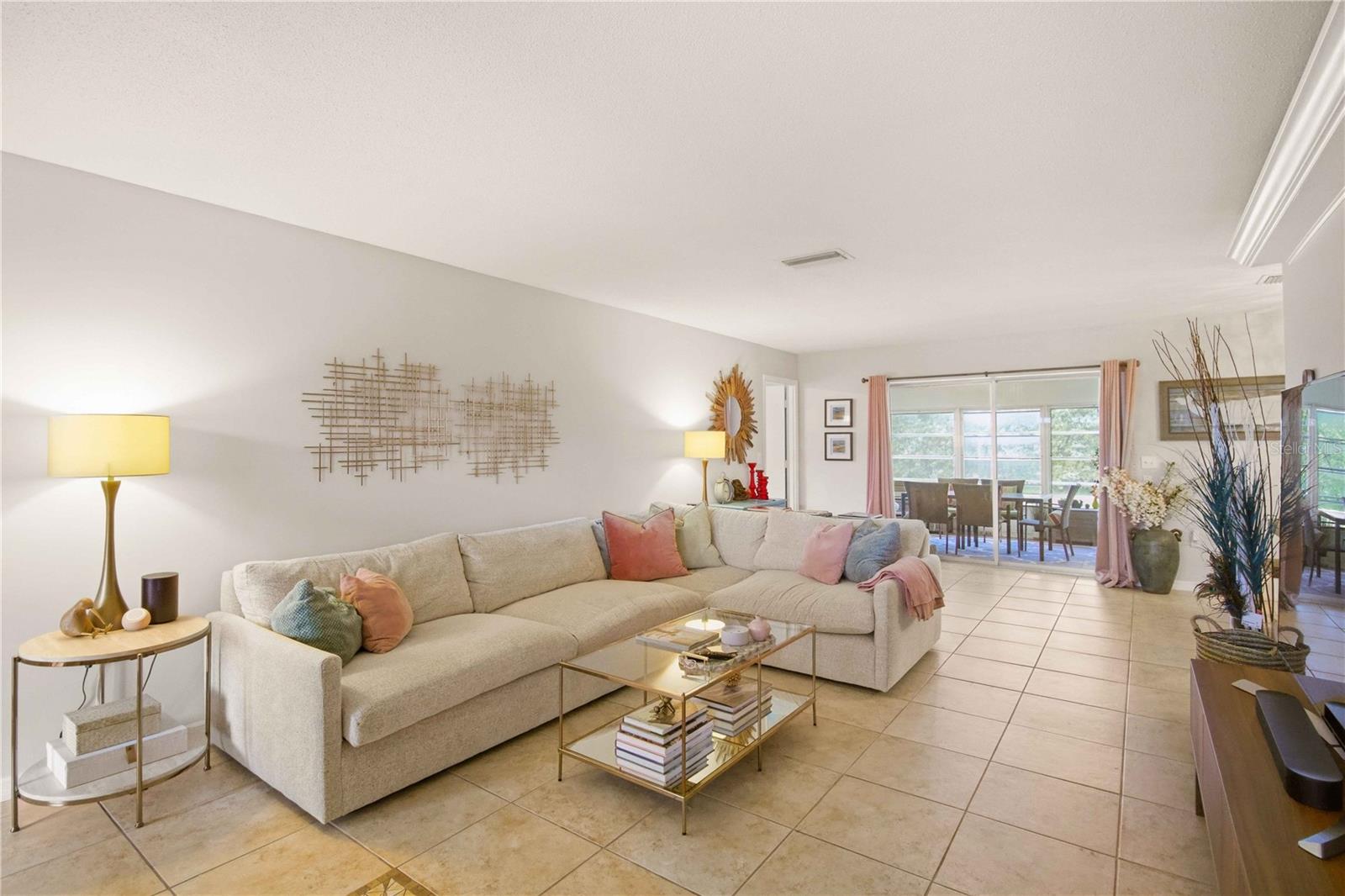 7354 W COUNTRY CLUB DR N — photo 2