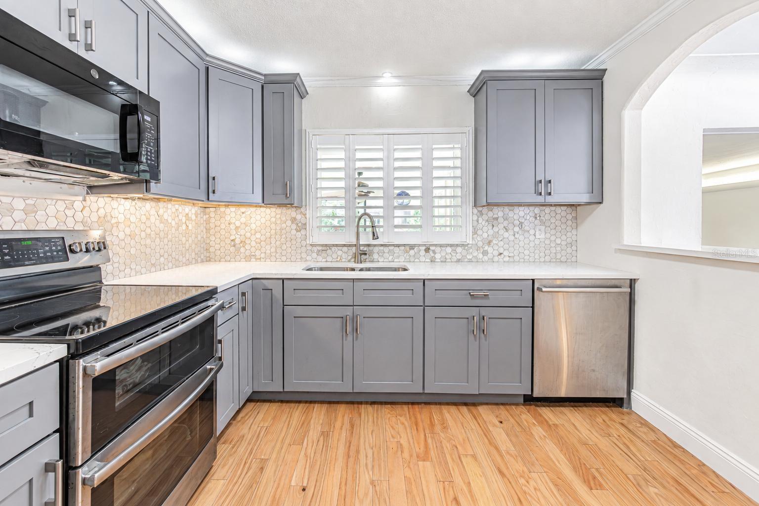 243 SNELL ISLE BLVD NE — photo 9
