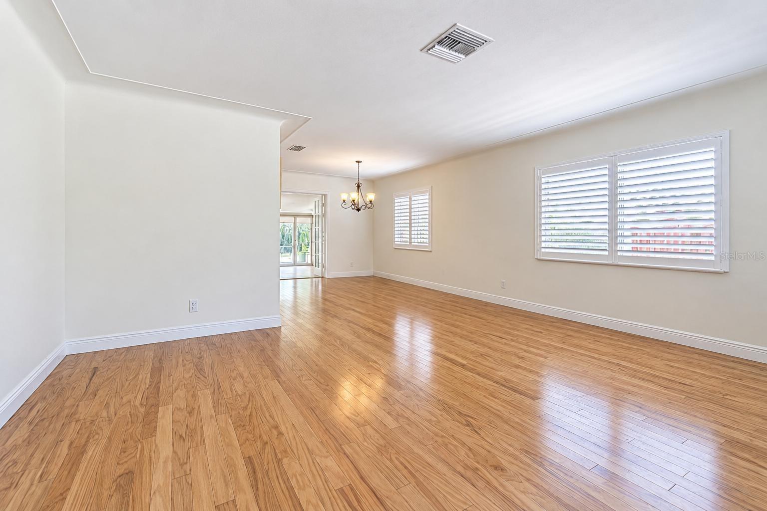 243 SNELL ISLE BLVD NE — photo 4