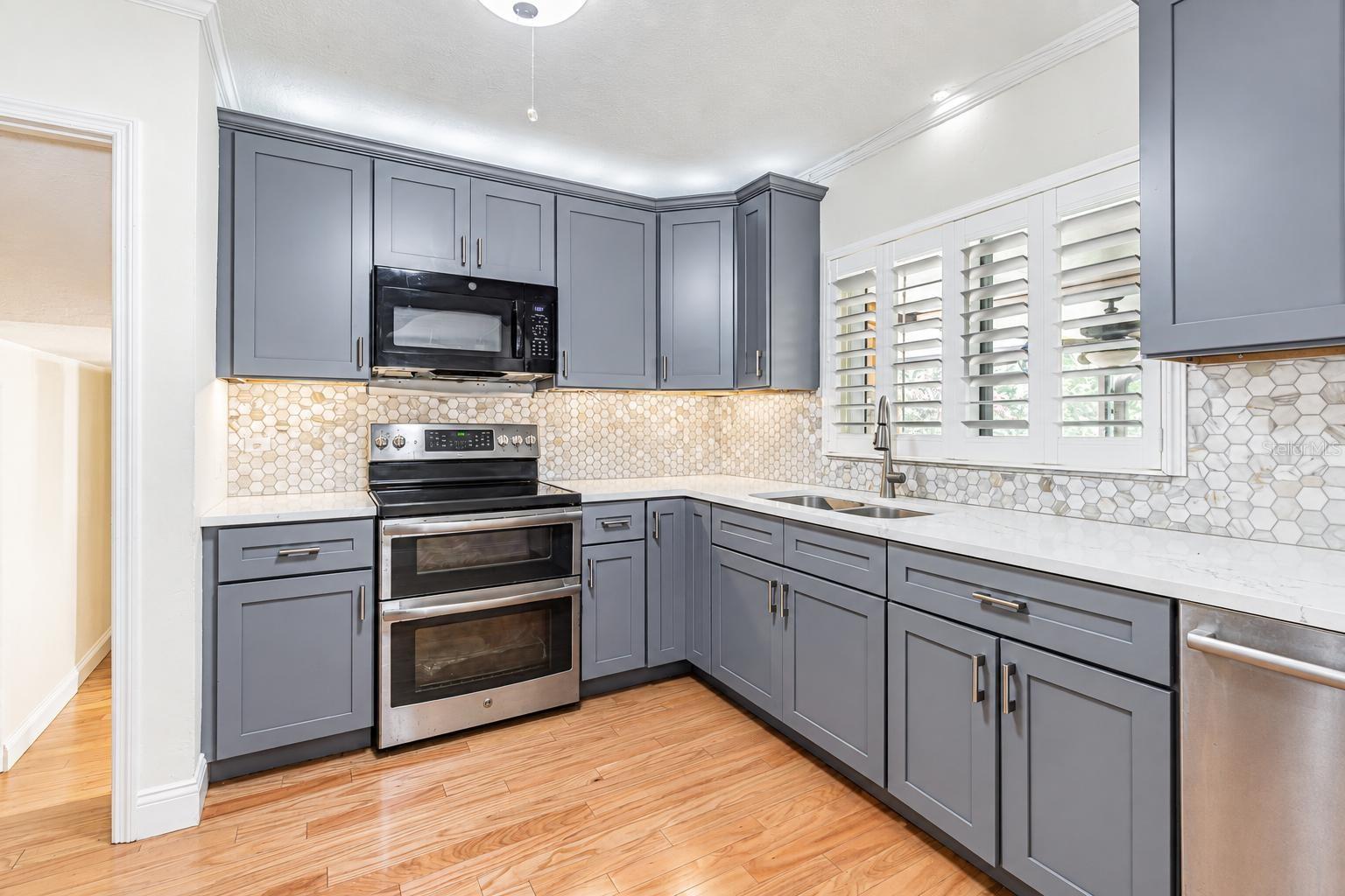243 SNELL ISLE BLVD NE — photo 8