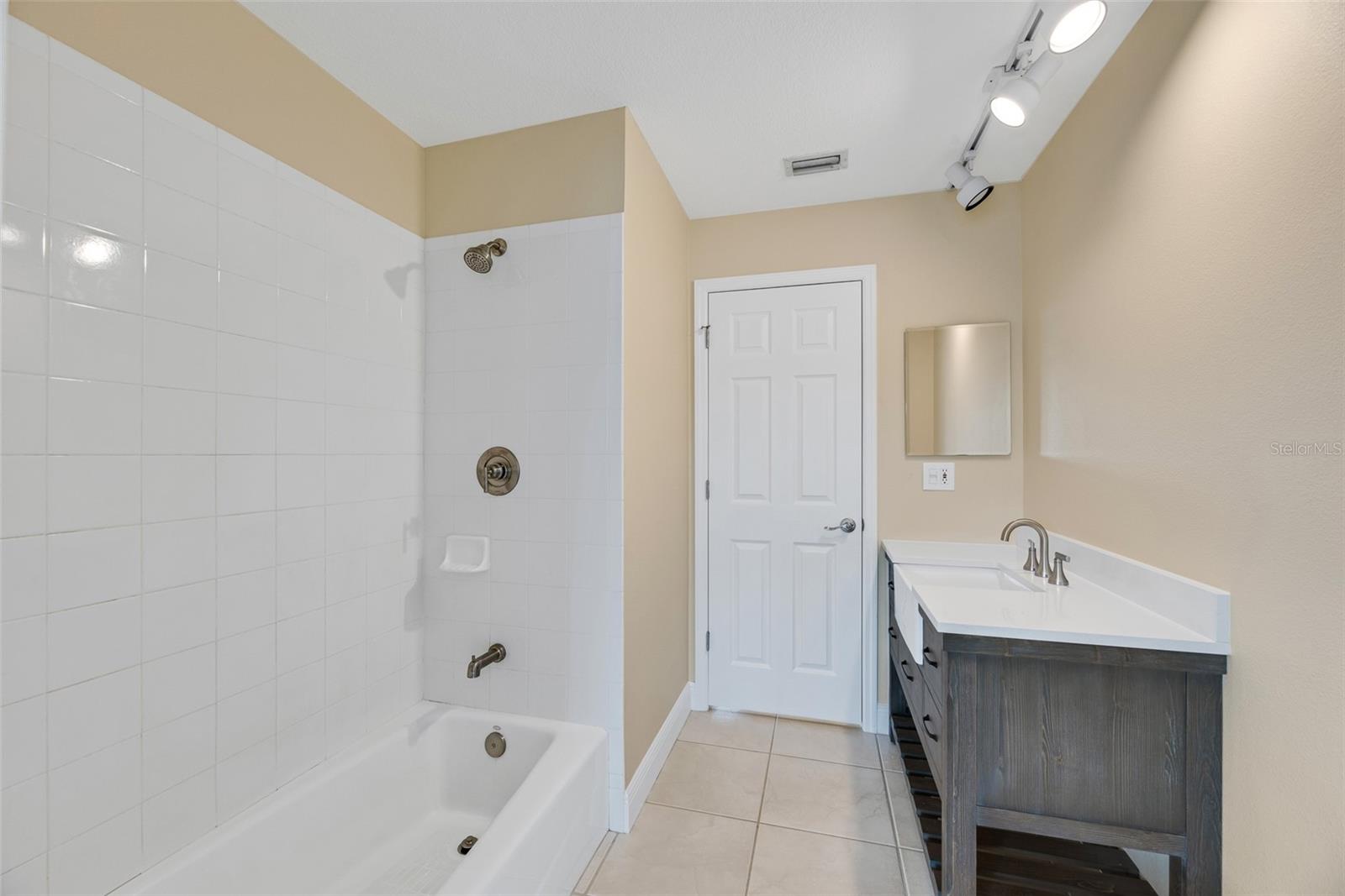 911 SILVER PALM WAY — photo 30