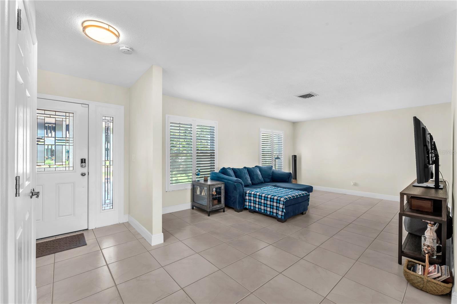 911 SILVER PALM WAY — photo 10