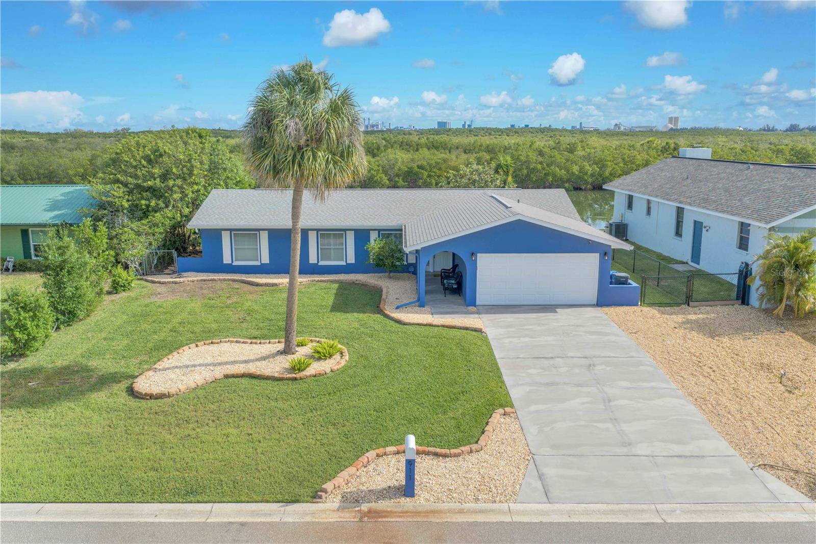 911 SILVER PALM WAY — photo 32