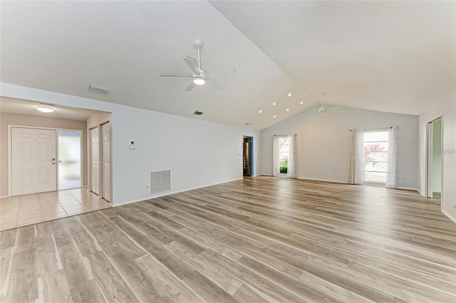 7287 ELEANOR CIR #15 — photo 8