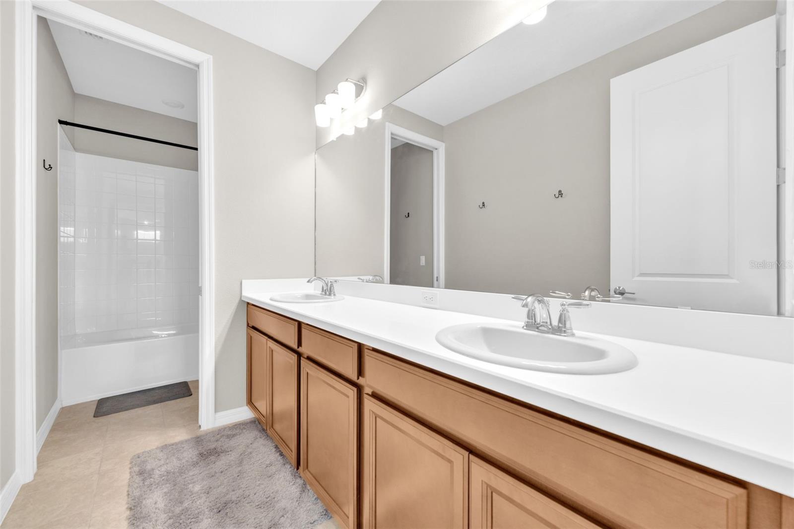 7201 TALAMORE DR — photo 37