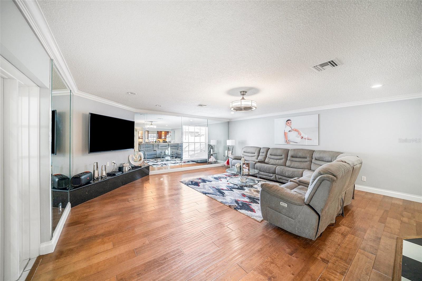 8502 MAY ST — photo 10