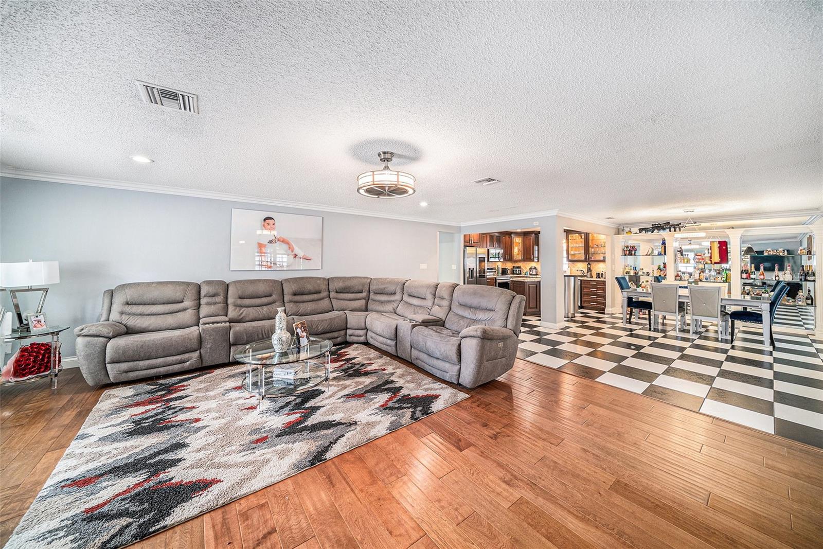 8502 MAY ST — photo 12