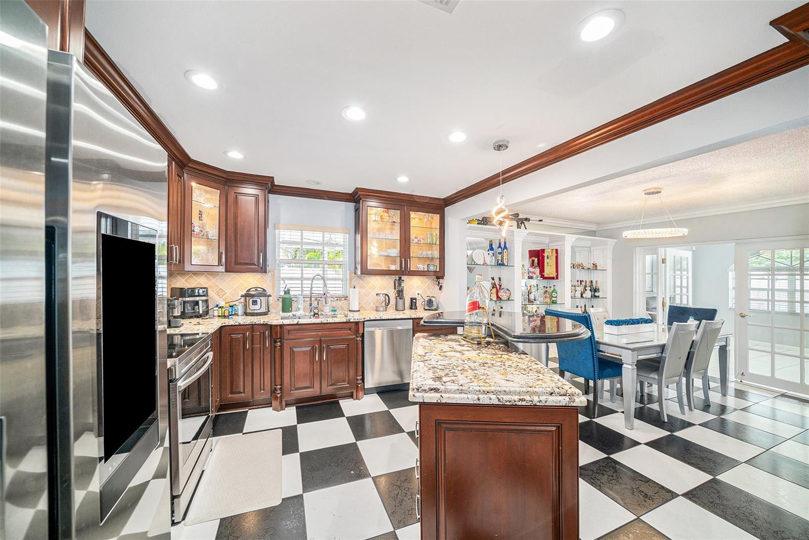 8502 MAY ST — photo 15