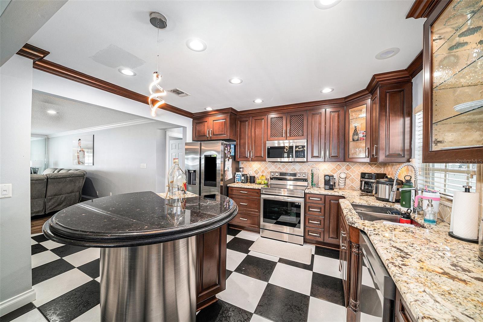 8502 MAY ST — photo 14