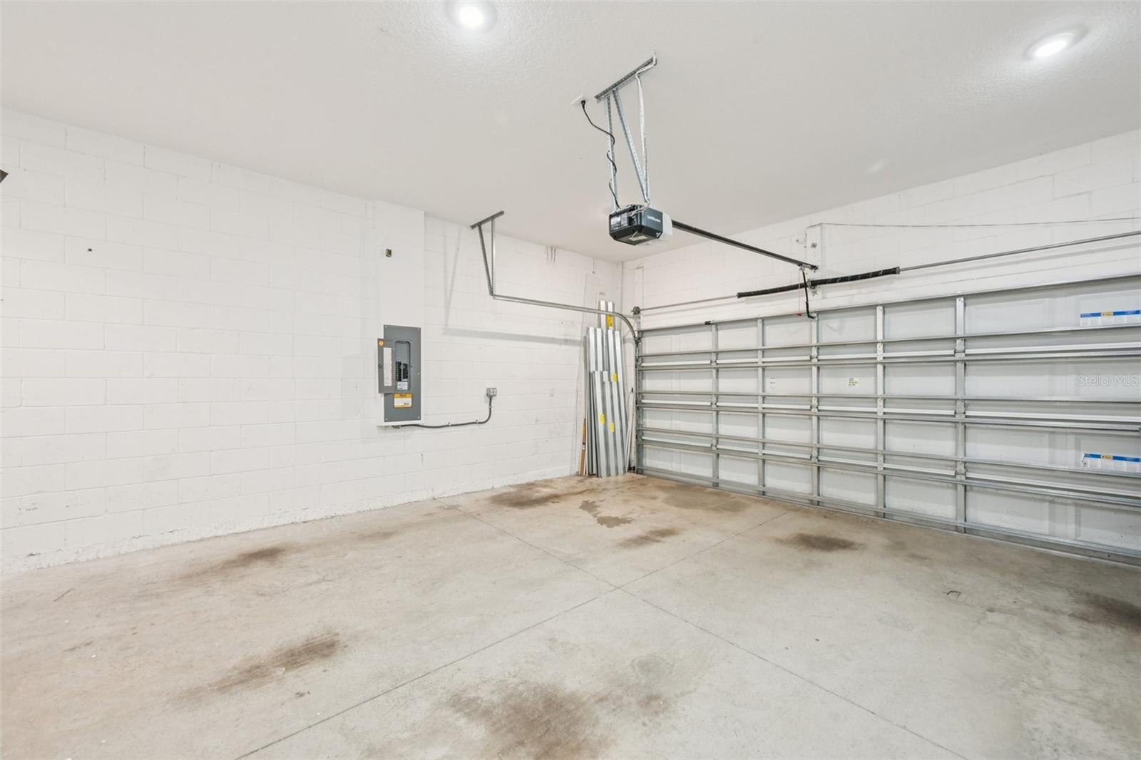 806 WINTERSIDE DR — photo 34