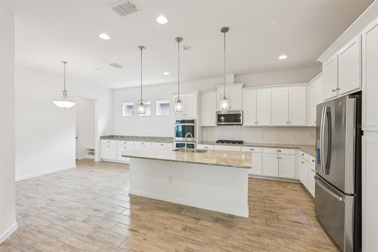 806 WINTERSIDE DR — photo 11