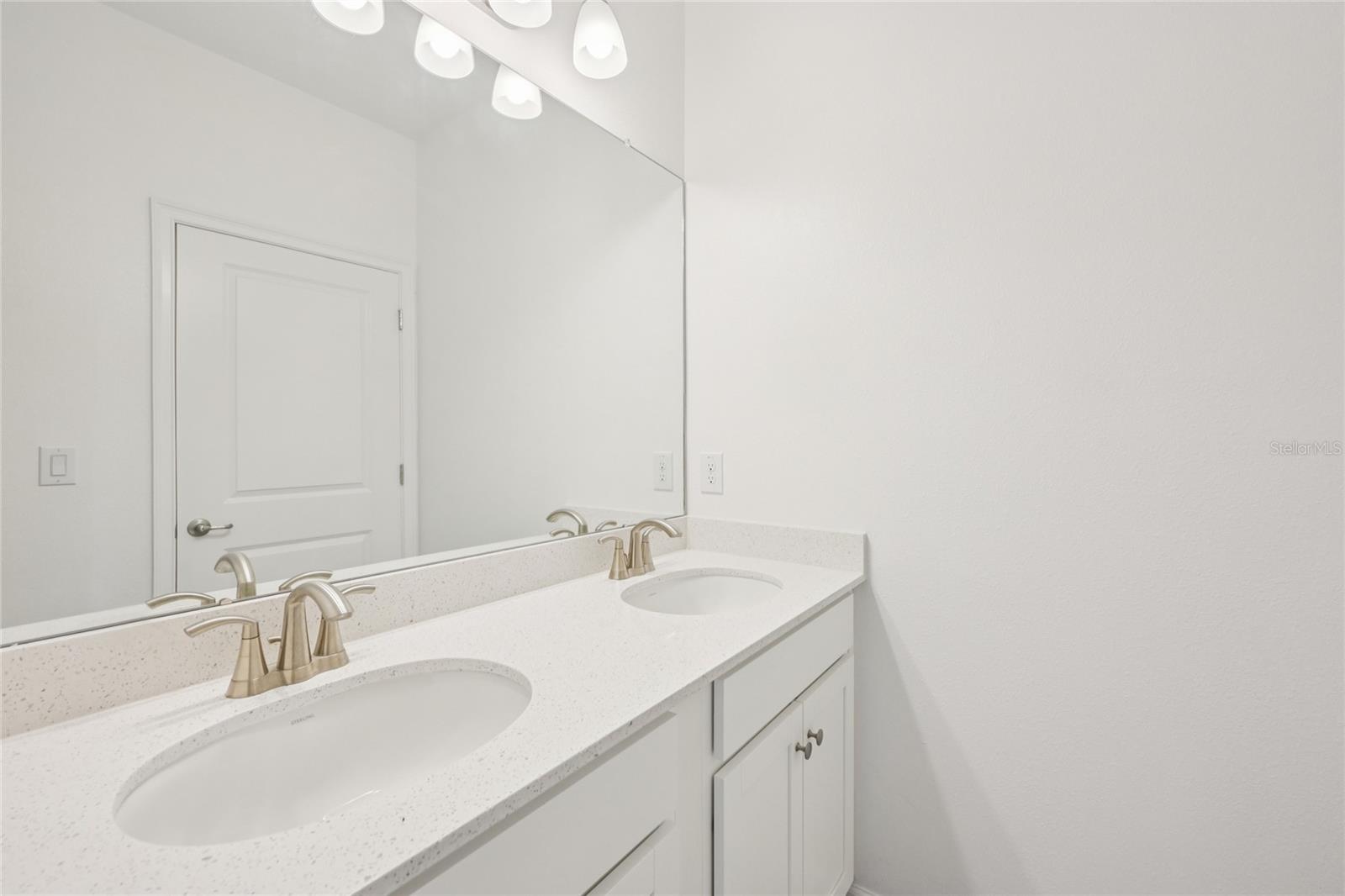 806 WINTERSIDE DR — photo 28