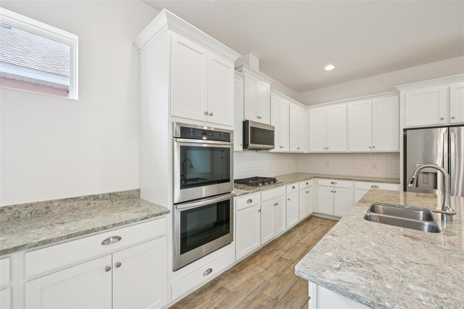 806 WINTERSIDE DR — photo 8