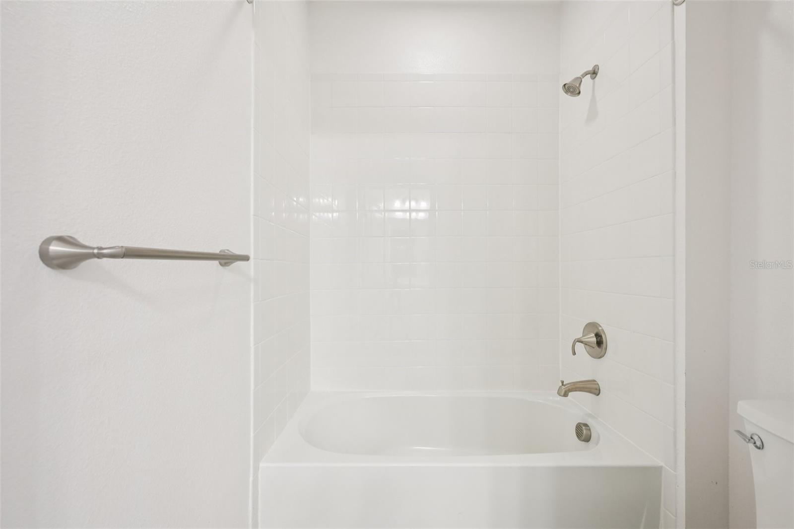 806 WINTERSIDE DR — photo 31