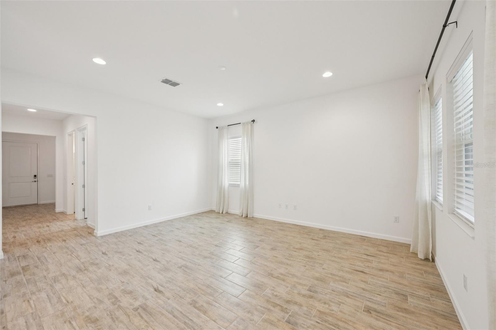 806 WINTERSIDE DR — photo 5