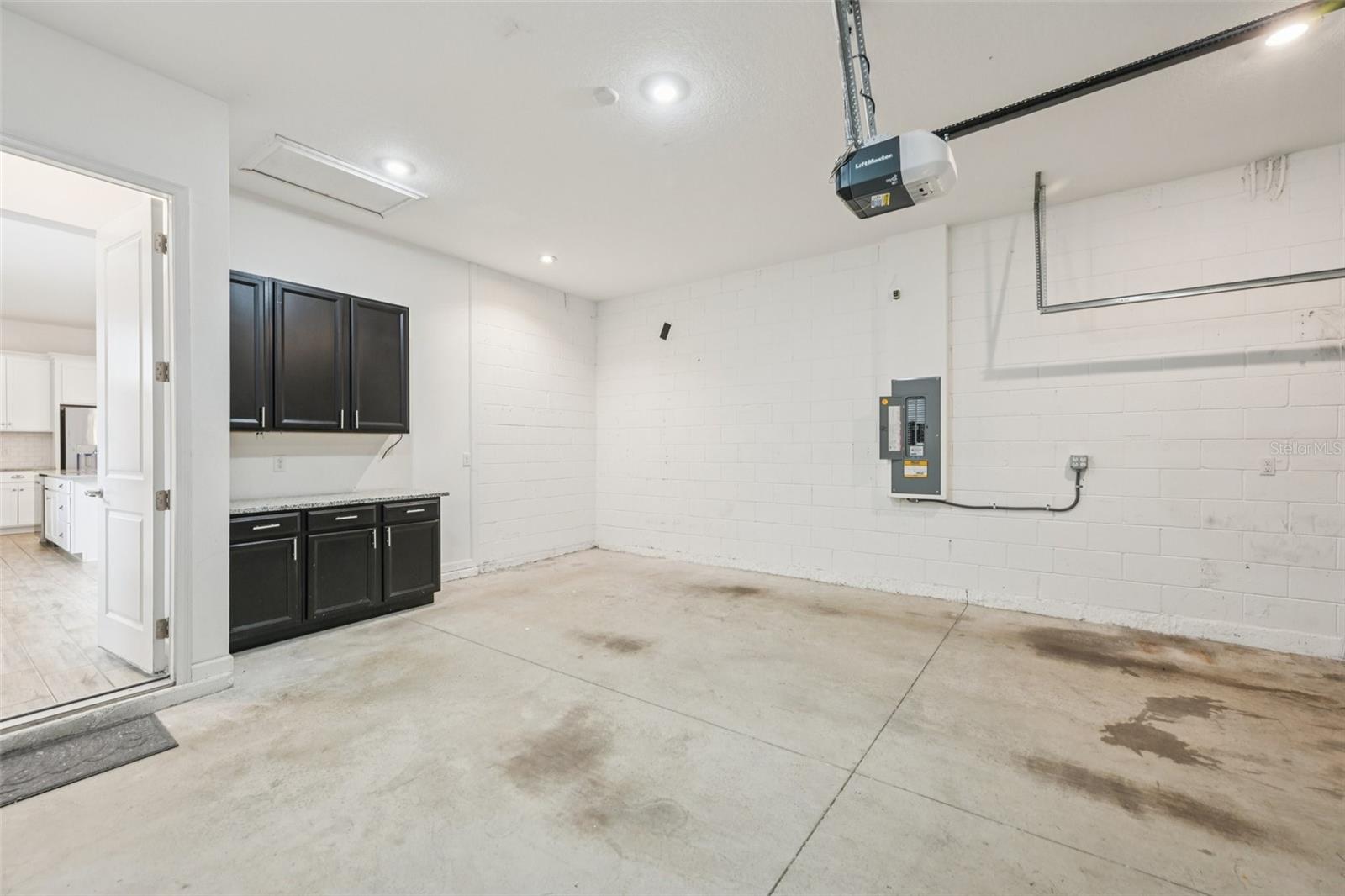 806 WINTERSIDE DR — photo 33