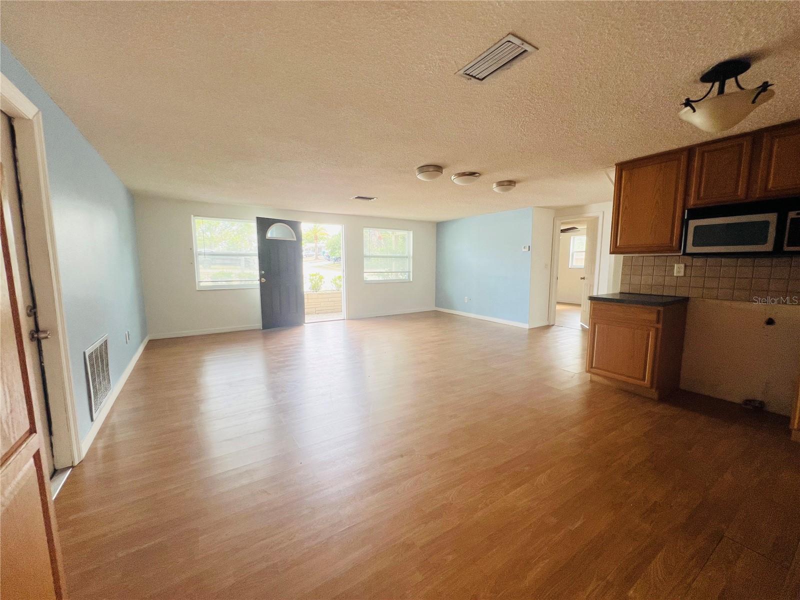 6428 KENTFIELD AVE — photo 3