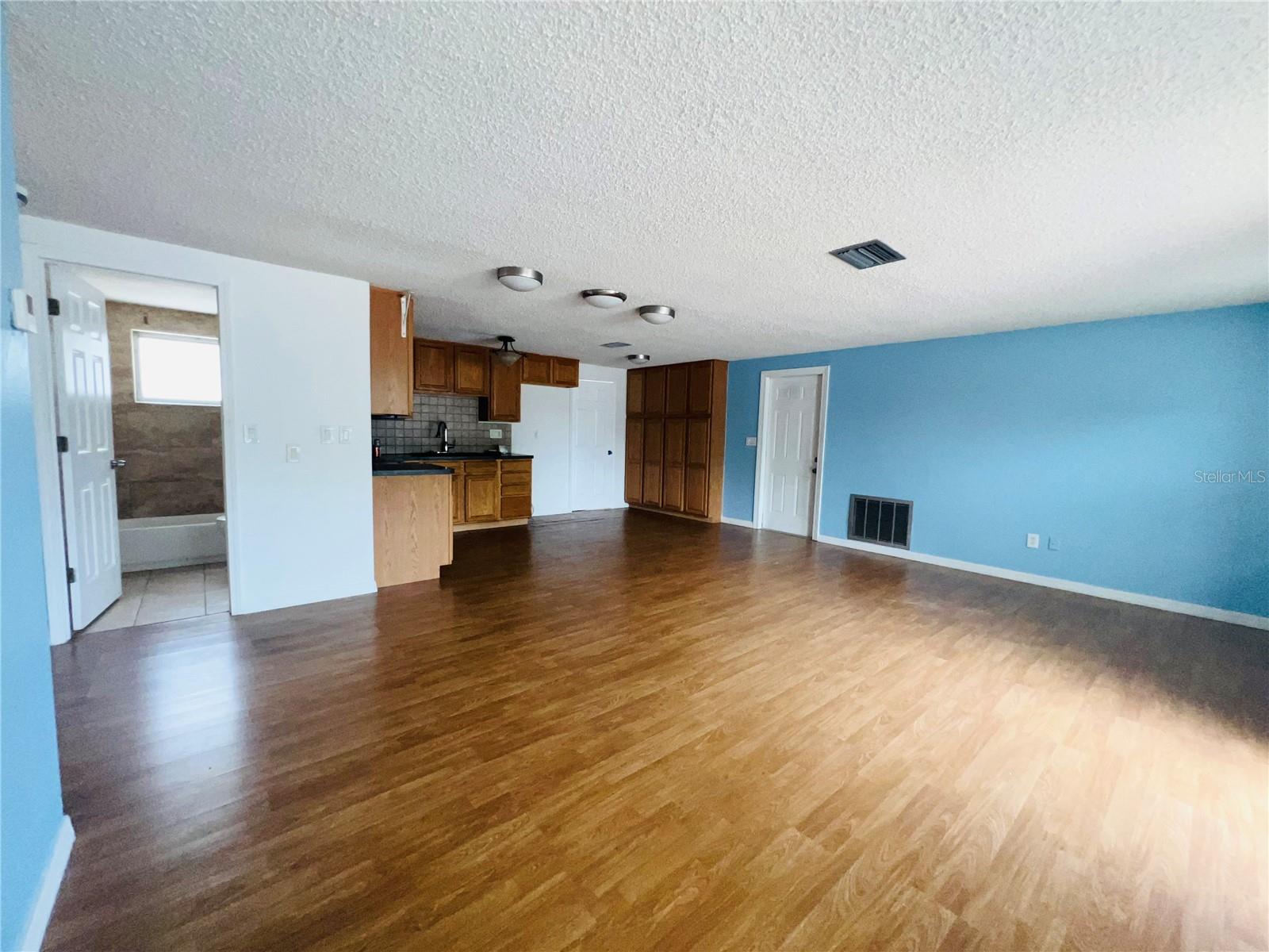 6428 KENTFIELD AVE — photo 5