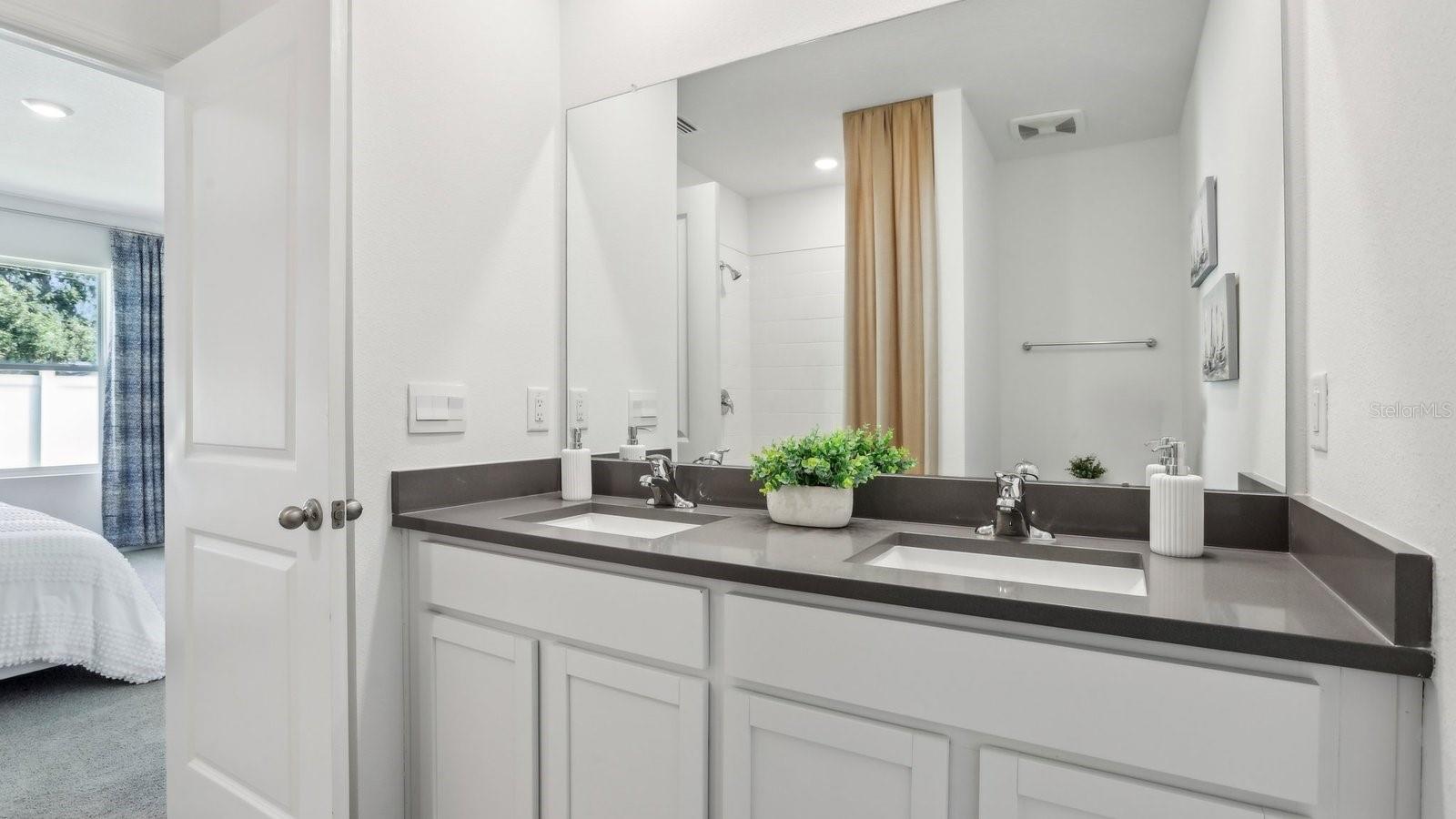 32409 WEATHERED OAK DR — photo 32
