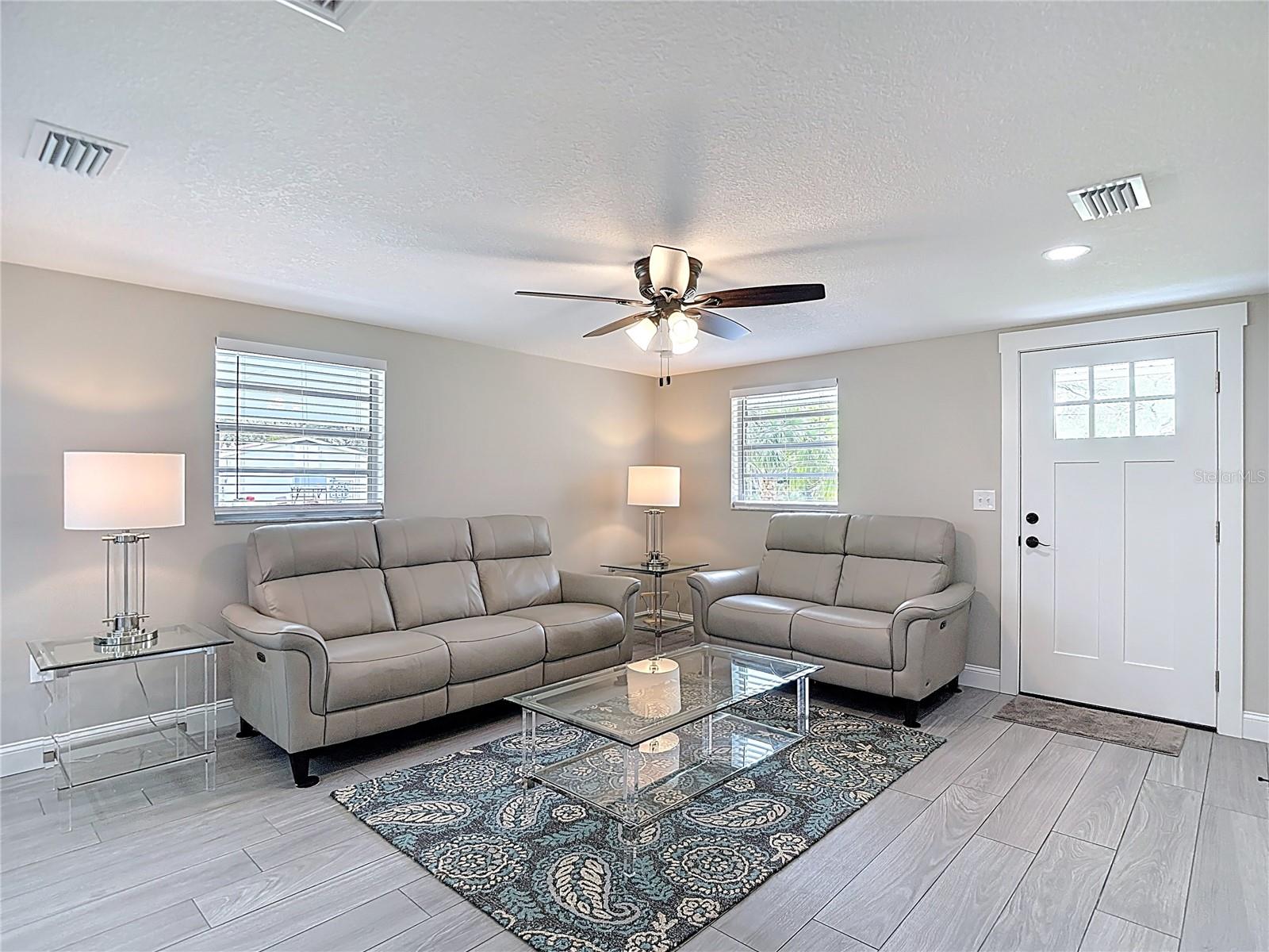 14306 GUAVA STREET — photo 3