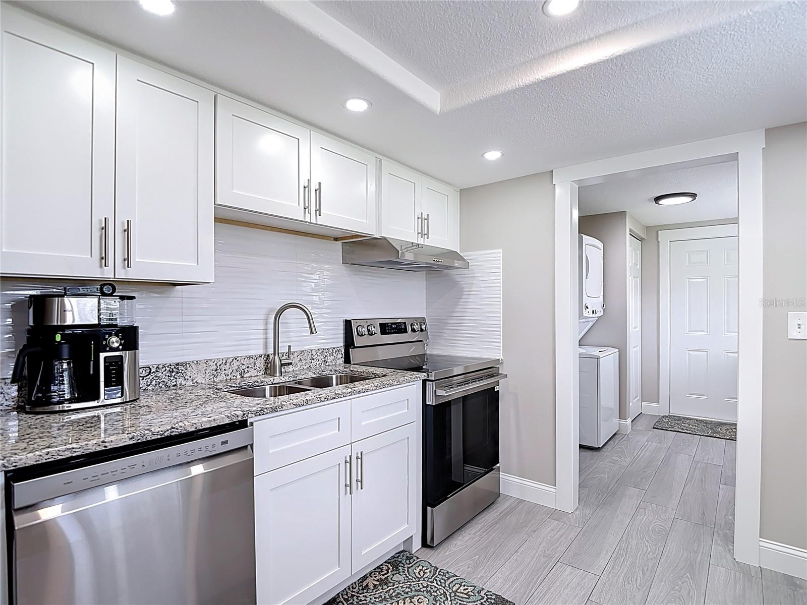 14306 GUAVA STREET — photo 8