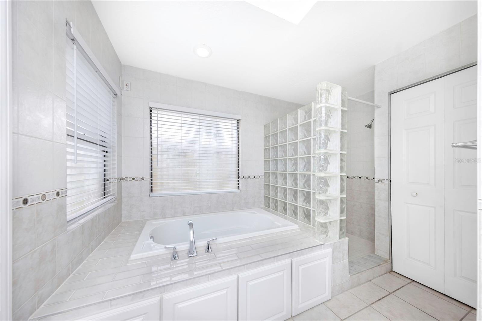 3334 BRIAN RD N — photo 25