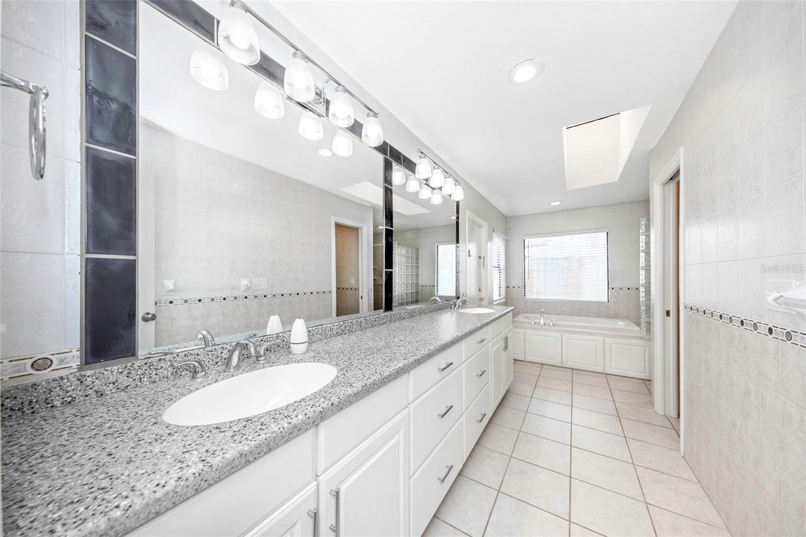 3334 BRIAN RD N — photo 24