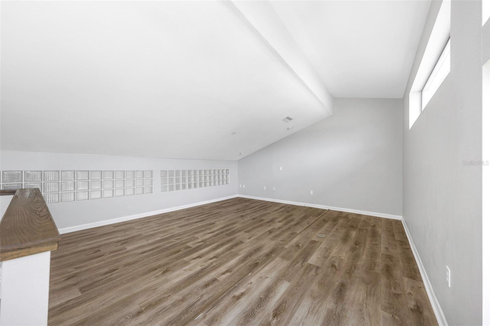 3334 BRIAN RD N — photo 18