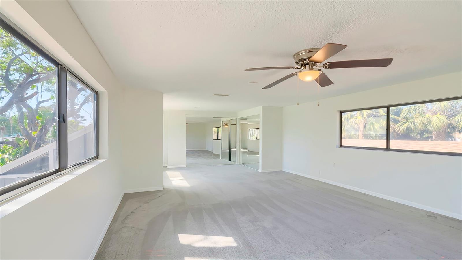 7331 DIANNE DR — photo 28
