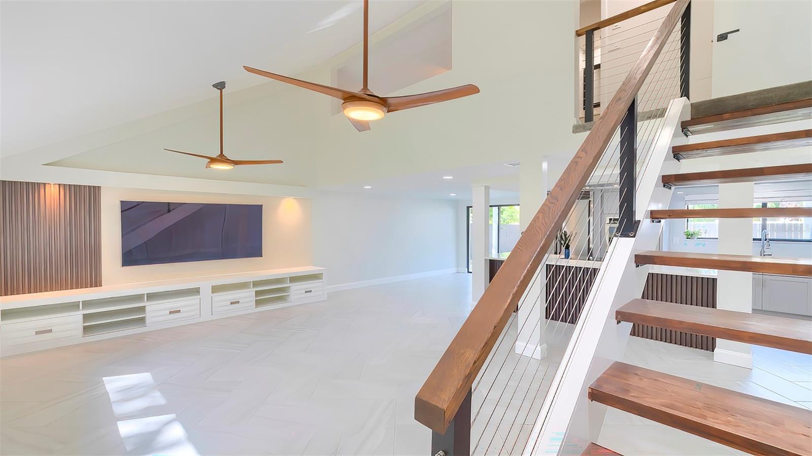 7331 DIANNE DR — photo 4