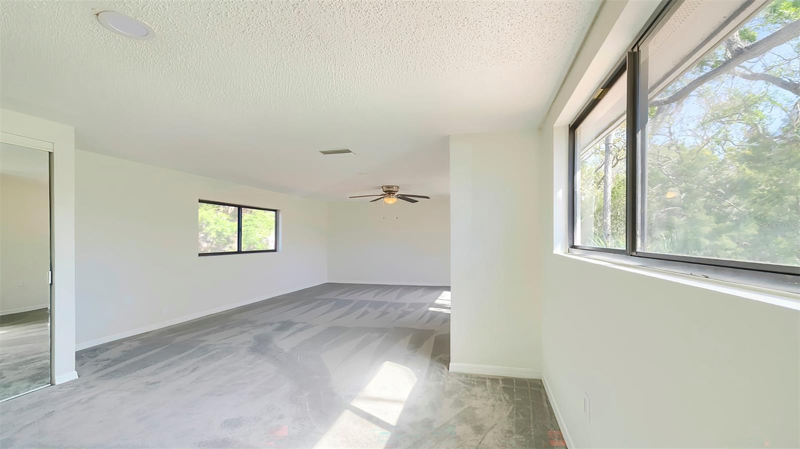7331 DIANNE DR — photo 25