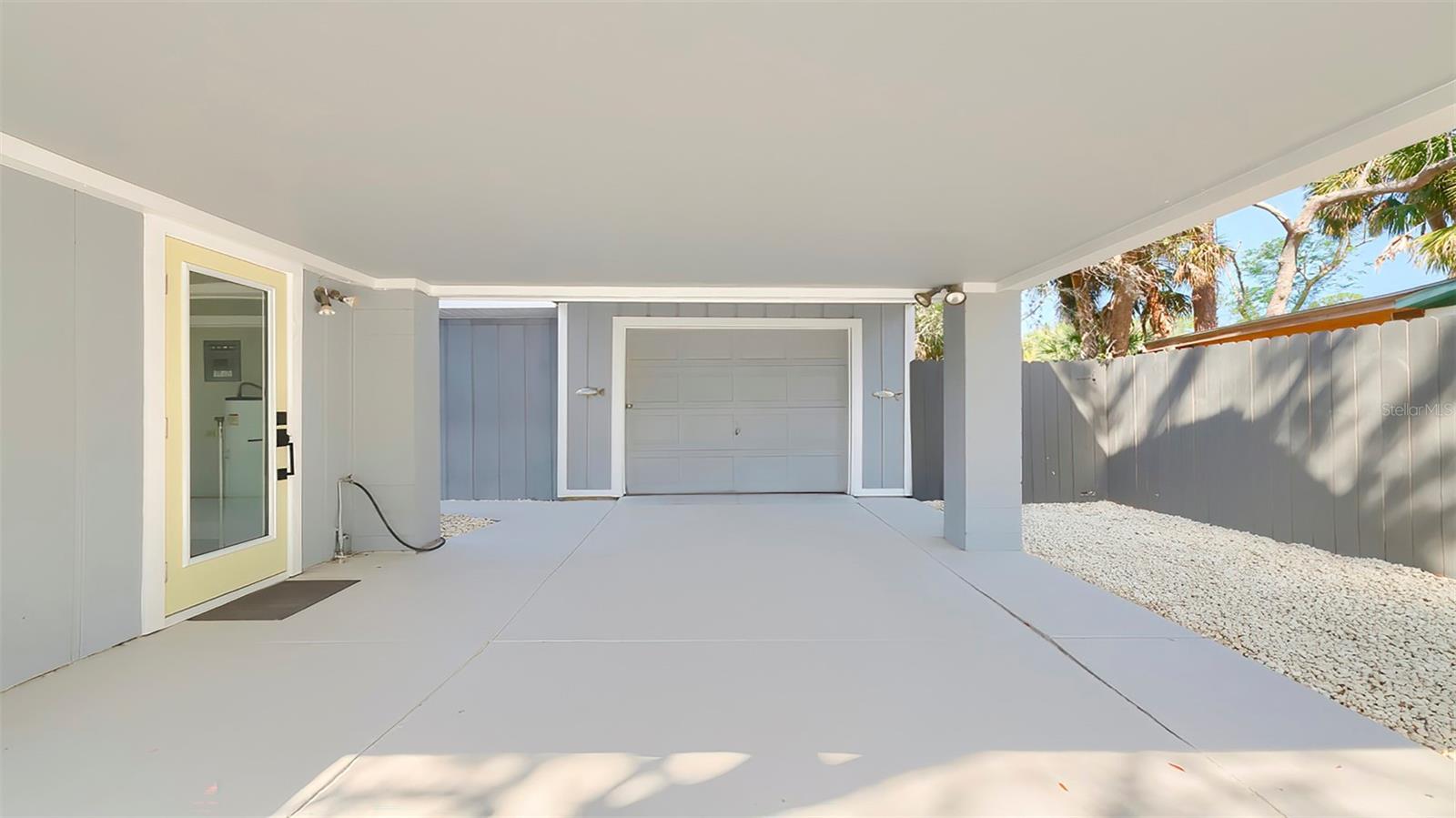 7331 DIANNE DR — photo 35