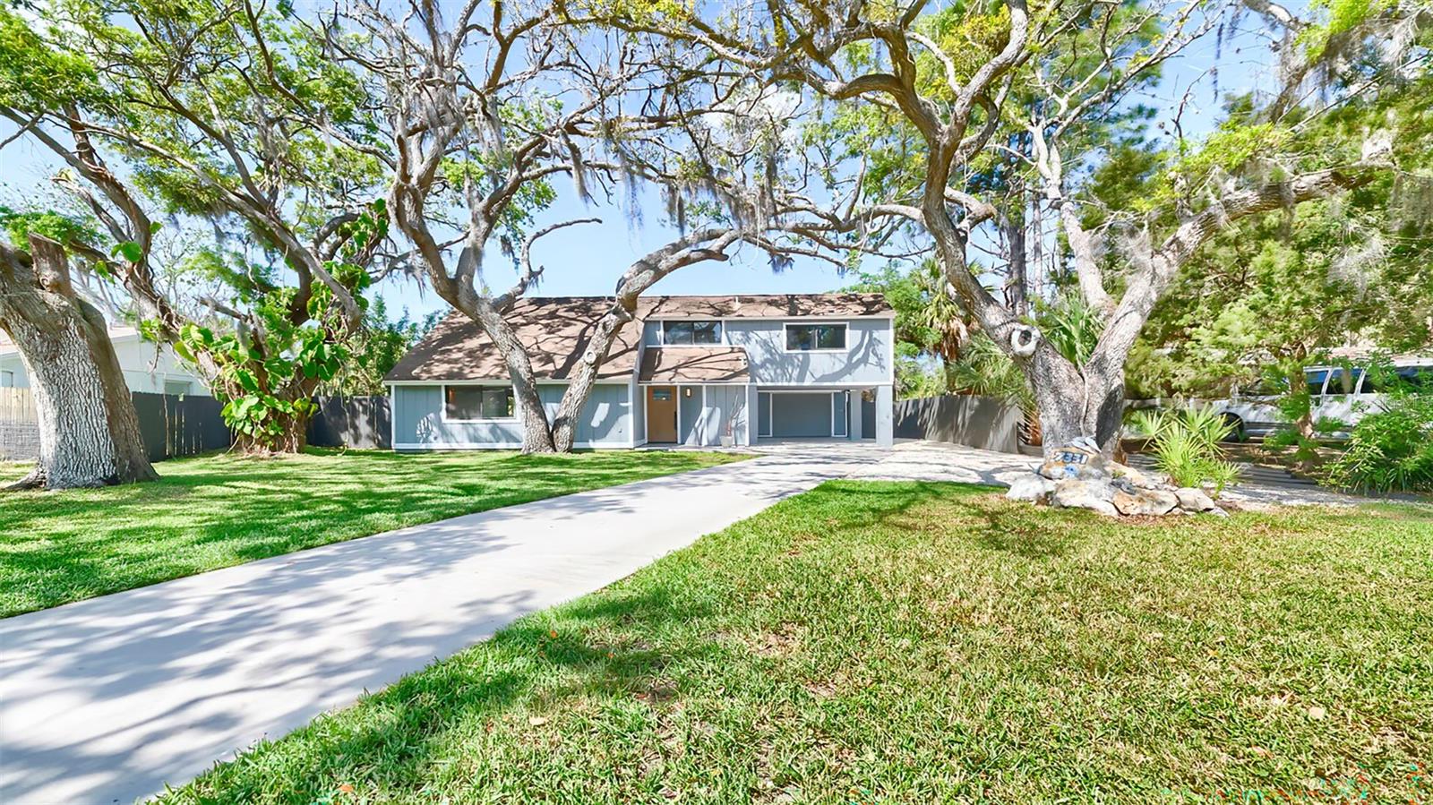 7331 DIANNE DR — photo 2