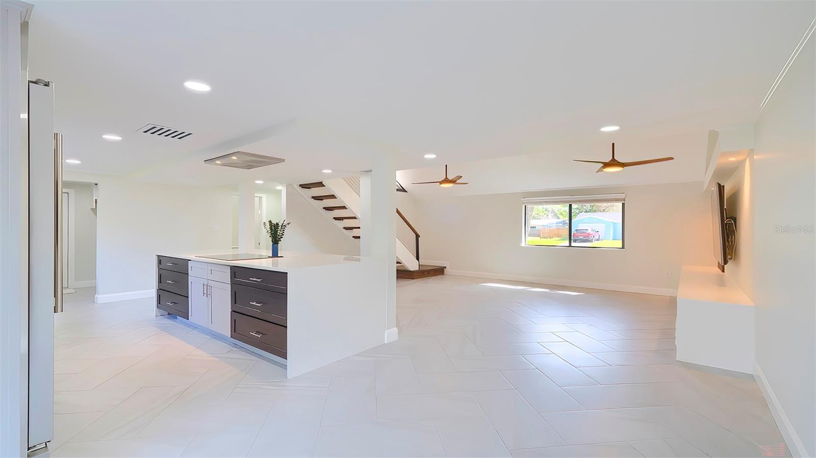 7331 DIANNE DR — photo 15