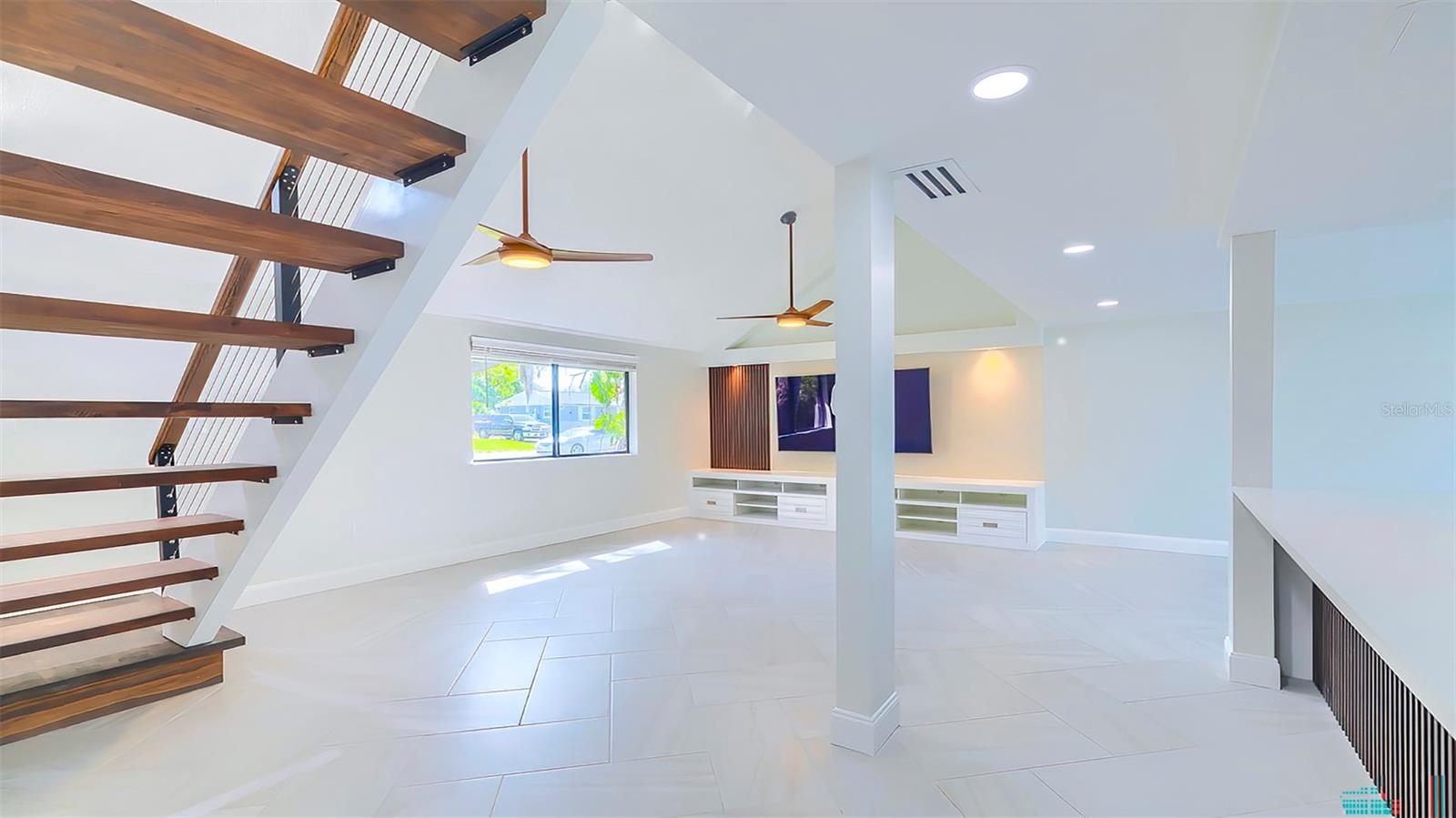7331 DIANNE DR — photo 18