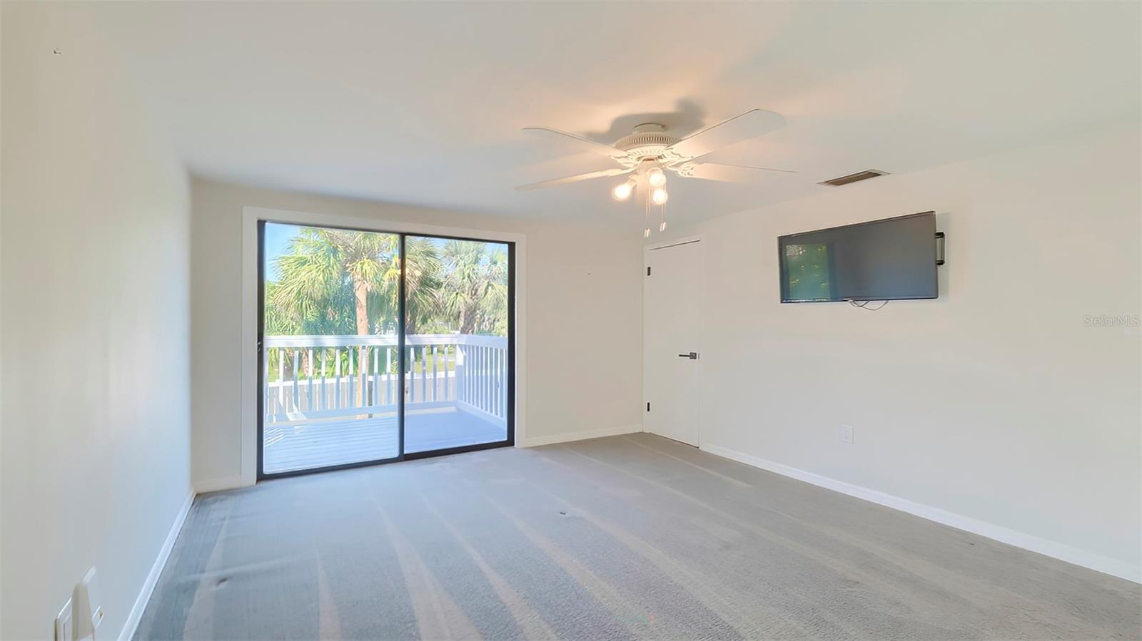 7331 DIANNE DR — photo 21