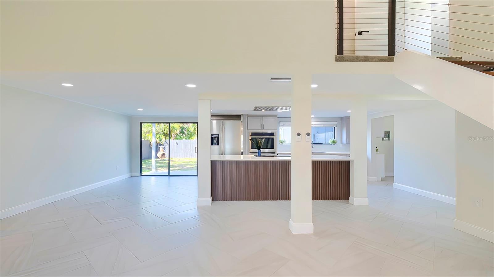 7331 DIANNE DR — photo 14
