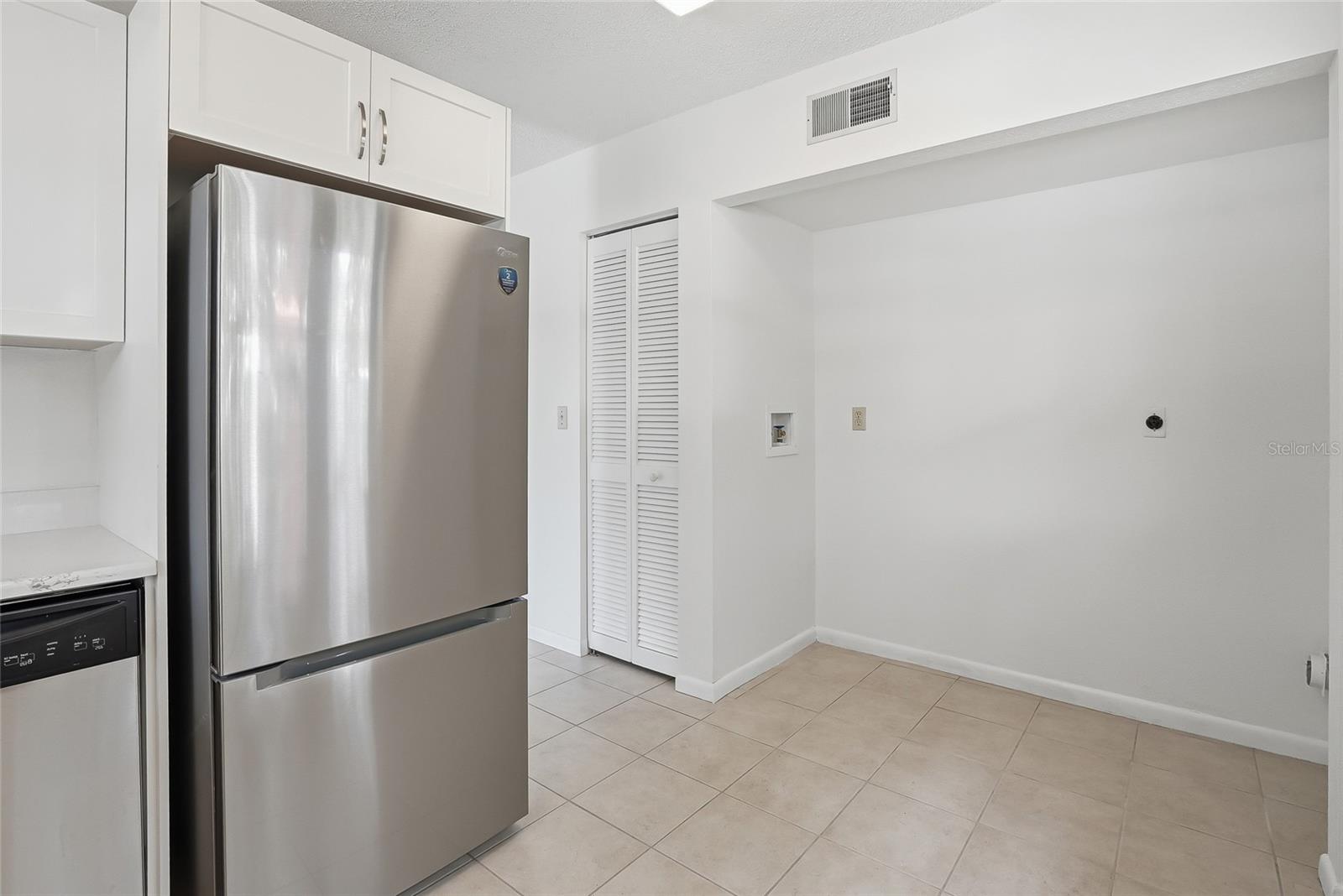 500 SANTA CRUZ PL NE #D — photo 9